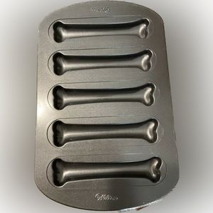 WILTON 5 DOG BONE CAKE PAN